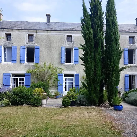 Tatil Evi Manoir St Hilaire Dampierre-sur-Boutonne